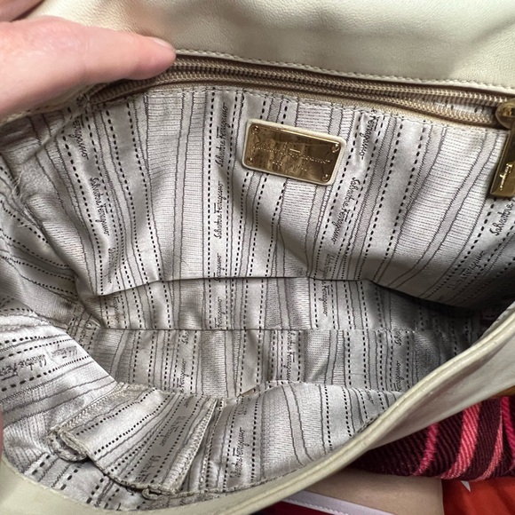 Pre-owned SALVATORE FERRAGAMO BAG LEATHER ENAMEL WHITE YELLOW MUSTARD COLOR - Picture 9 of 14